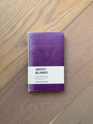 About Blanks │ Notitie- & Schetsboek van Vintage Boekkaft - Adelijk paars