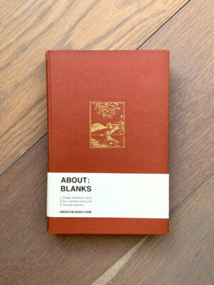 About Blanks │ Notitie- & Schetsboek van Vintage Boekkaft - Karmijnrood